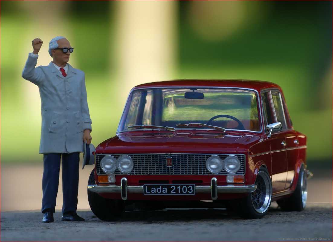 1:18 Lada 2103 / DDR Car - Red.Edition -